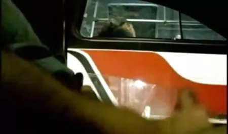 ახალგაზრდა პორნო მოდელი snakes dick შემდეგ pussy jerks off და გულწრფელად fucks მას